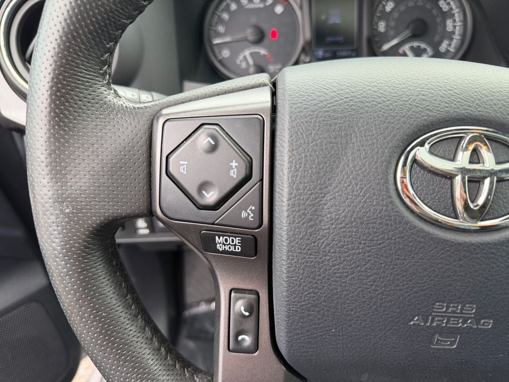 Used 2019 Toyota Tacoma TRD Off-Road AWD/4WD image 15