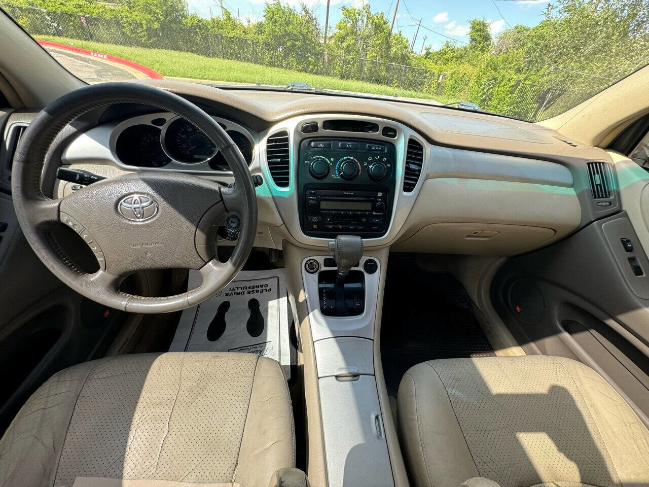 Used 2005 Toyota Highlander 4WD V6 w/ 3rd Row image 9