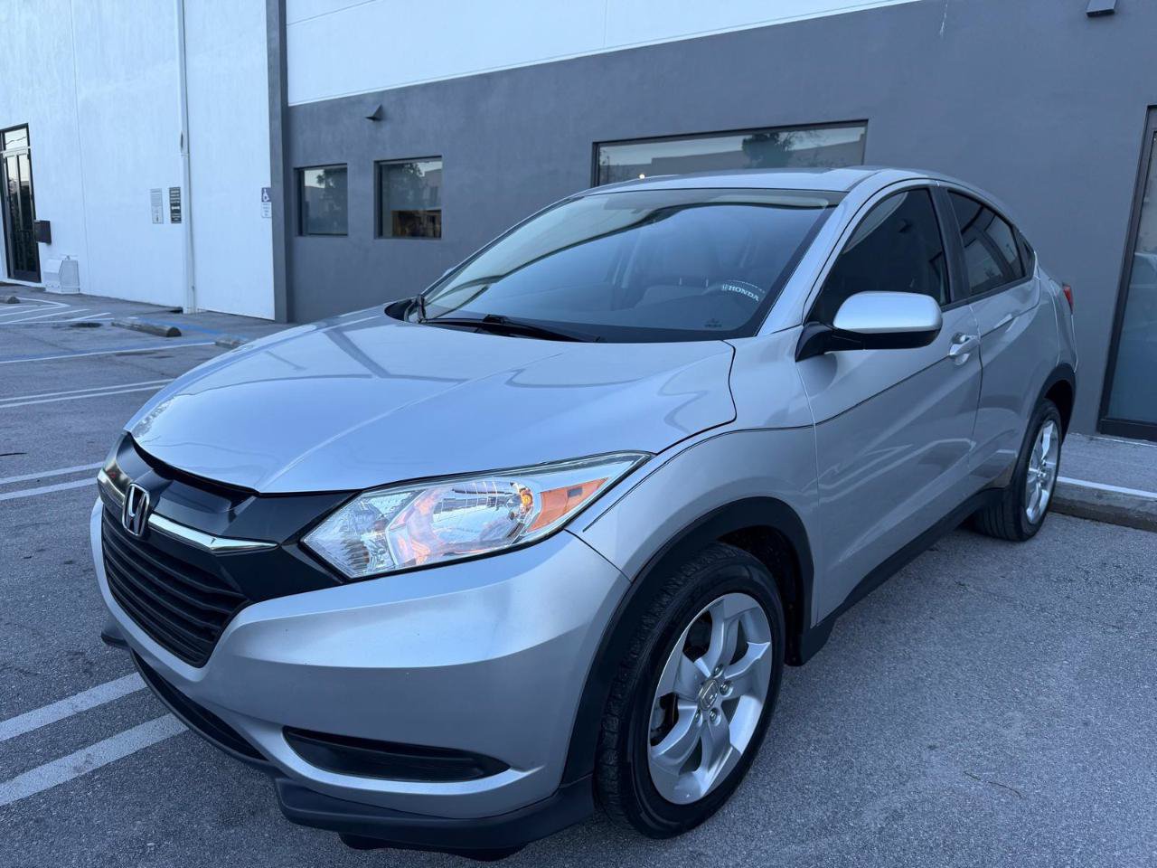 Used 2016 Honda HR-V LX image 2