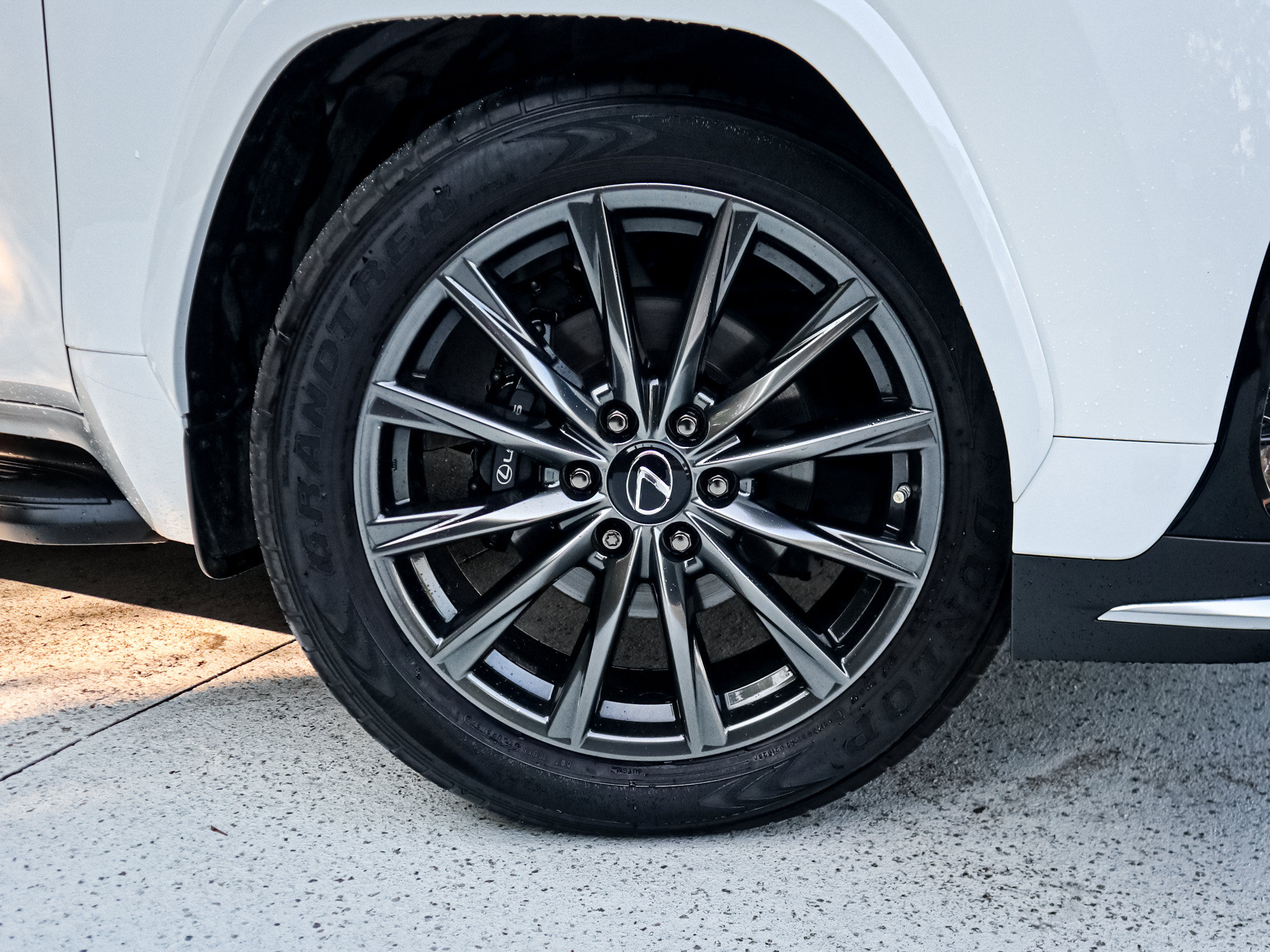 Used 2023 Lexus LX 600 F Sport w/ Accessory Package (Z1) AWD/4WD image 13