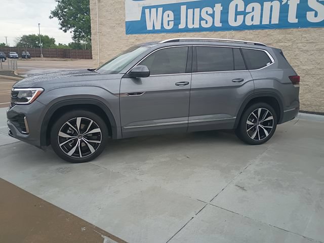 Used 2024 Volkswagen Atlas SEL Premium R-Line AWD/4WD image 2