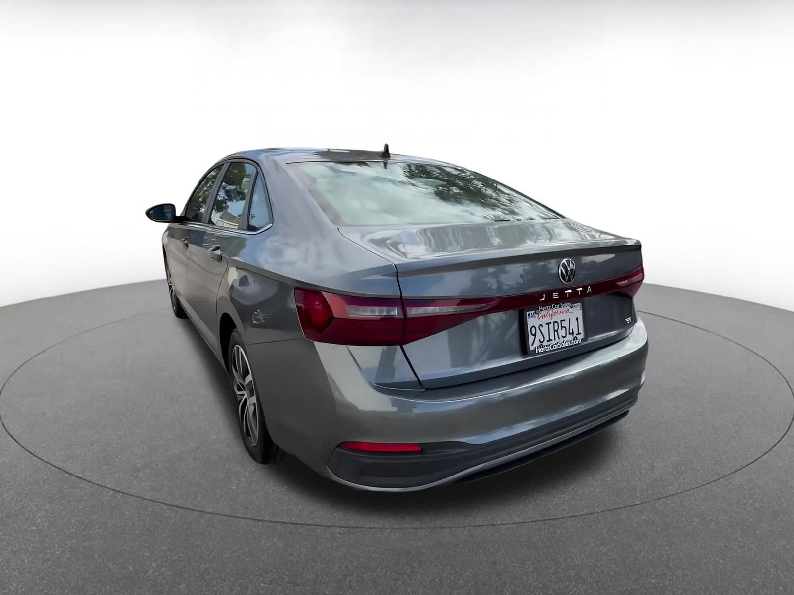 Used 2025 Volkswagen Jetta SE image 11