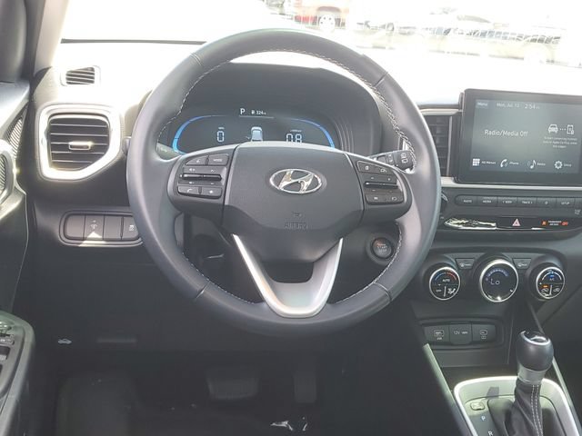 Certified 2024 Hyundai Venue SEL FWD image 10