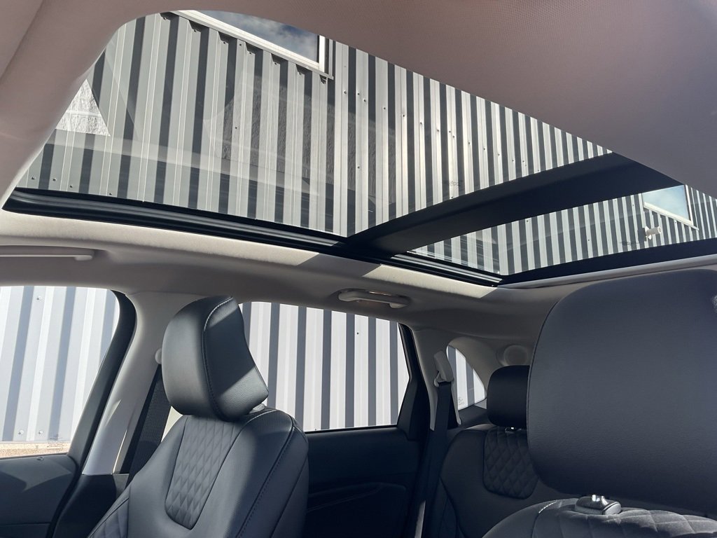 Used 2024 Ford Edge Titanium w/ Equipment Group 301A image 10