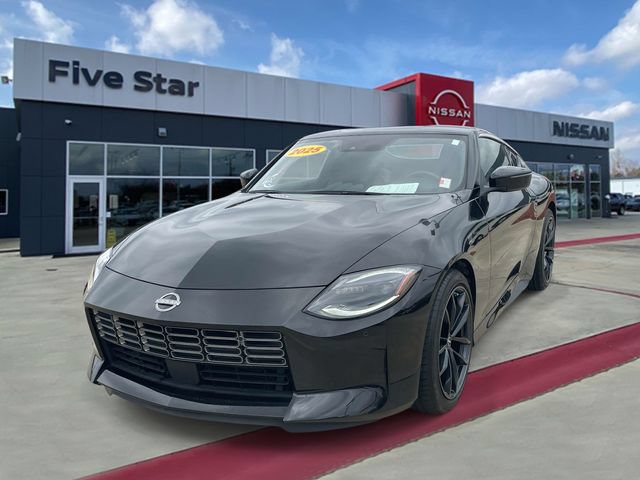 Used 2025 Nissan Z Performance w/ Floor Mat Package RWD image 3