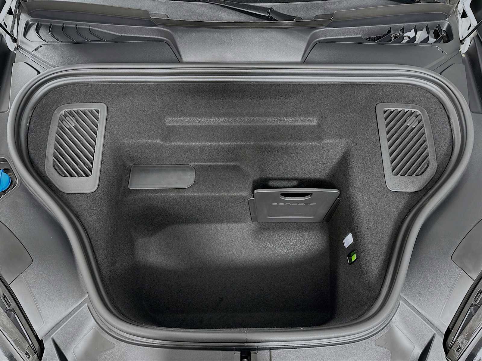 Certified 2025 Porsche Macan Electric image 30