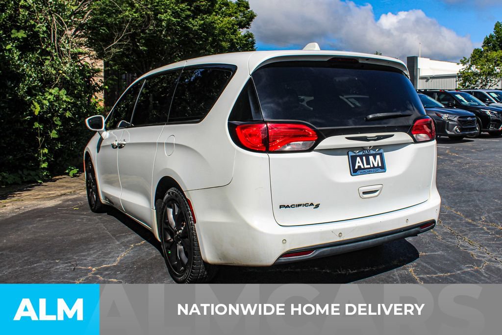 Used 2019 Chrysler Pacifica Touring Plus w/ S Appearance Package FWD image 5