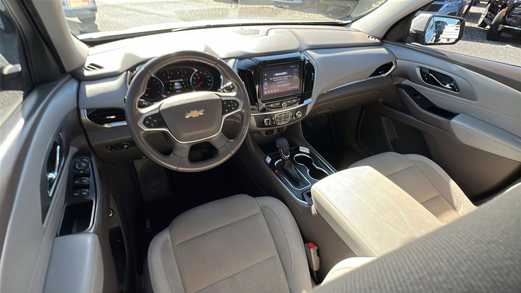 Used 2021 Chevrolet Traverse LT image 24