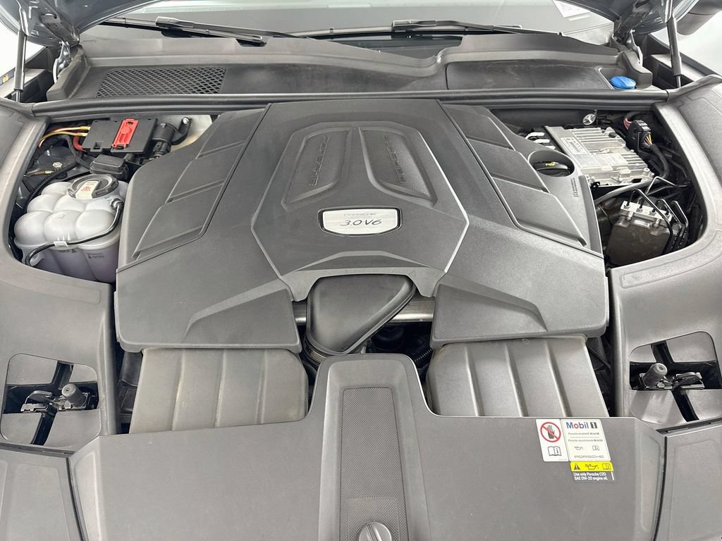 Used 2023 Porsche Cayenne AWD/4WD image 30