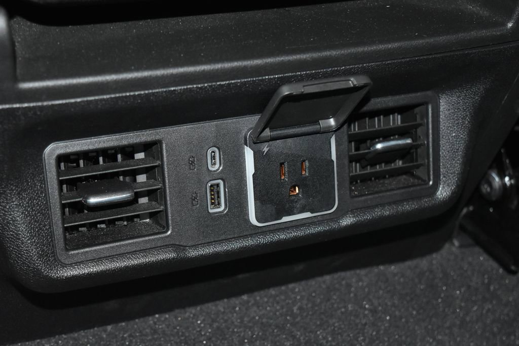 Used 2025 Chevrolet Silverado 1500 LT image 20