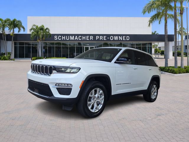 Used 2024 Jeep Grand Cherokee Limited image 3