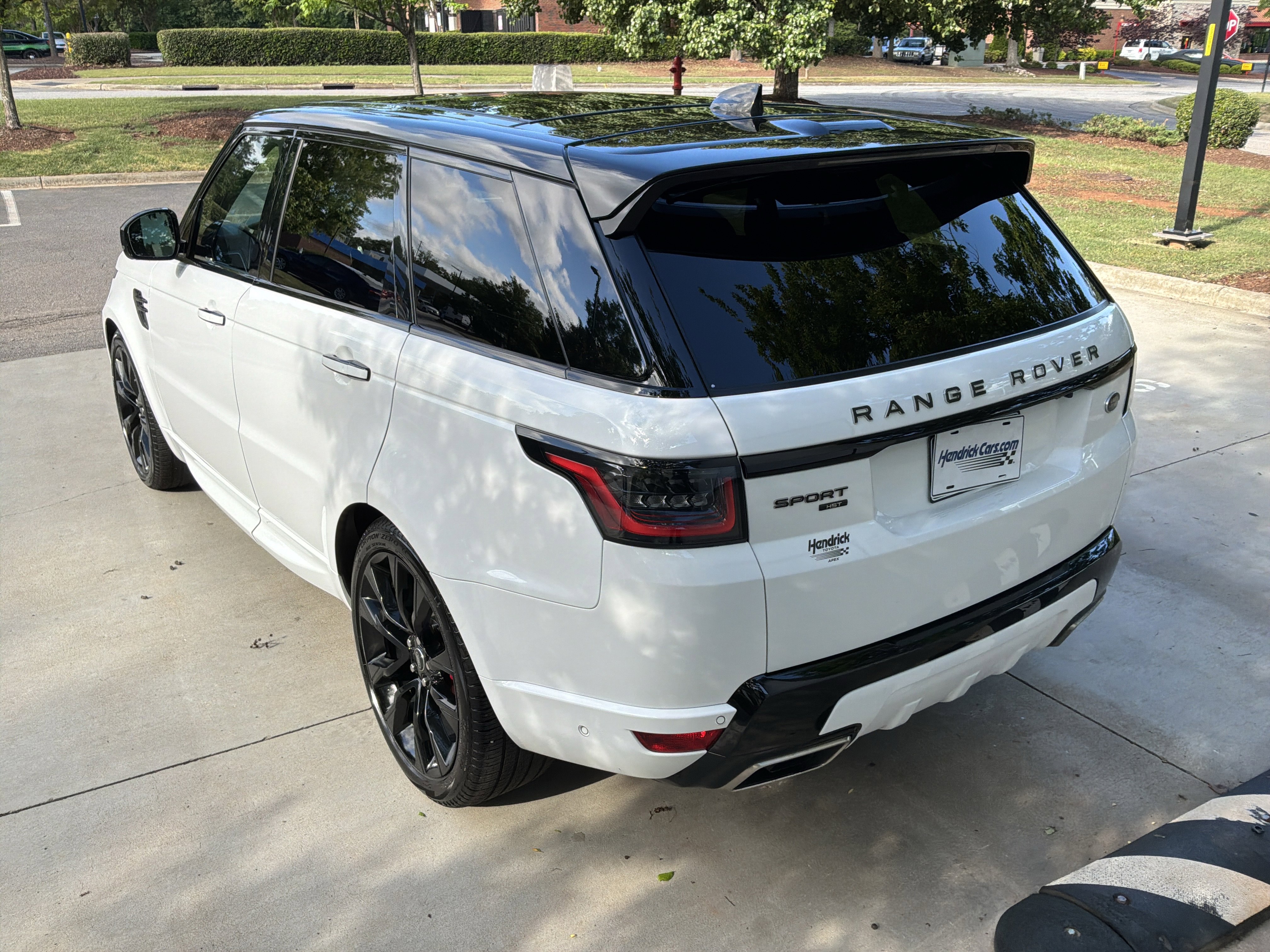 Used 2022 Land Rover Range Rover Sport HST AWD/4WD image 8