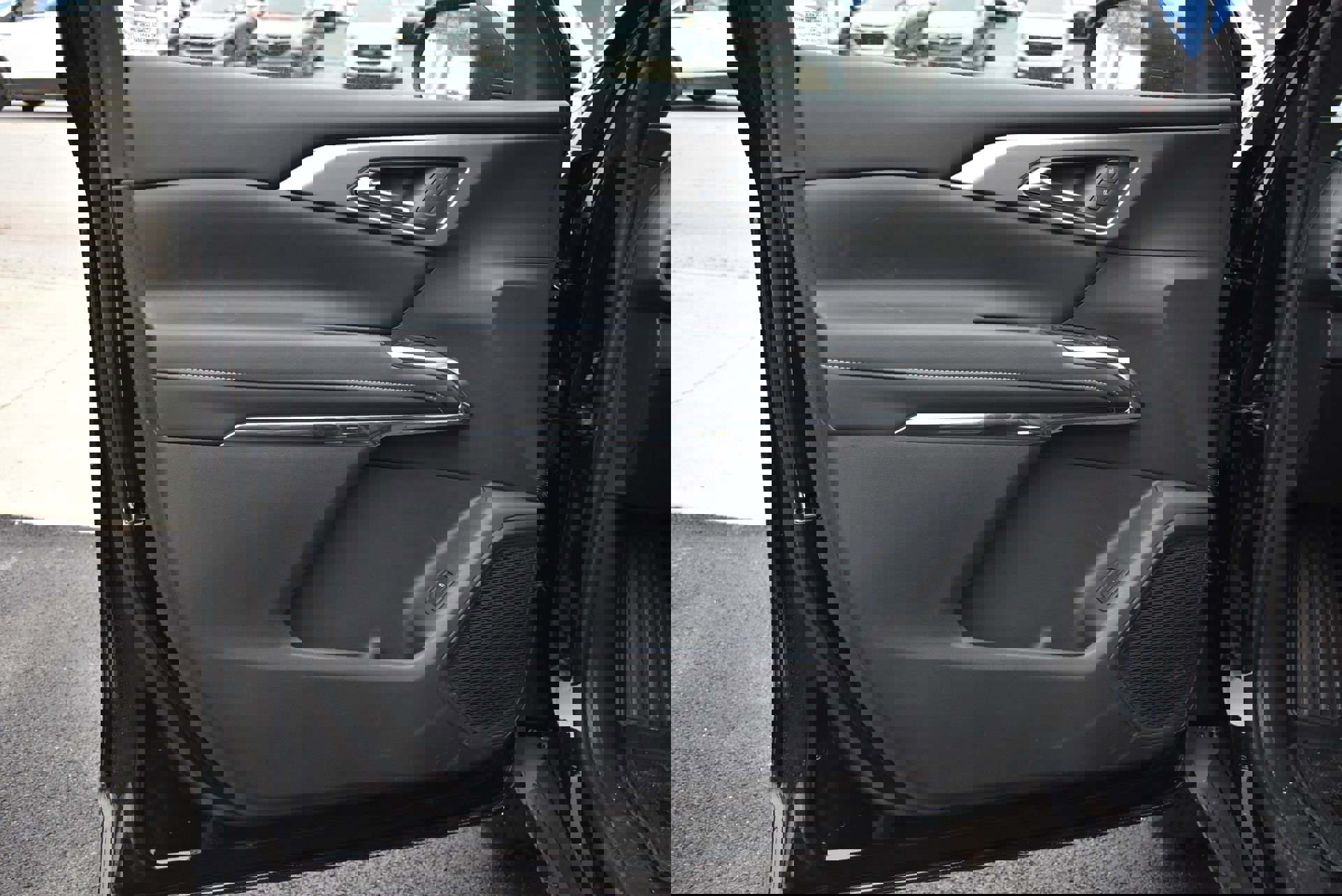 New 2026 Chevrolet Traverse LT w/ Midnight/Sport Edition image 8