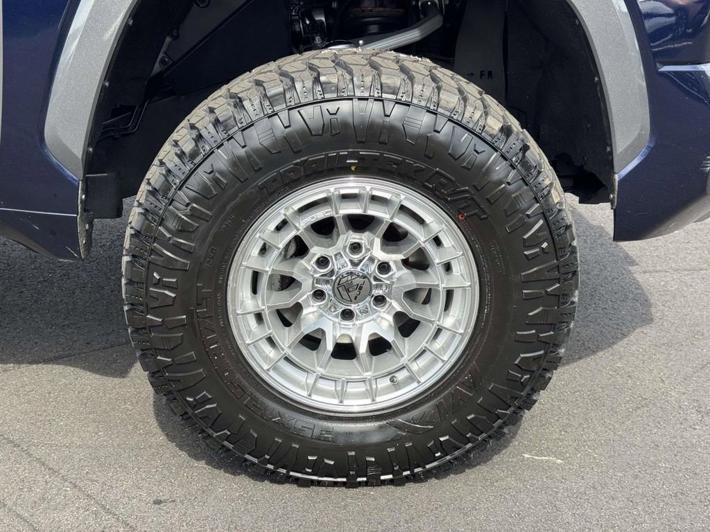 Used 2022 Toyota Tundra Limited image 27