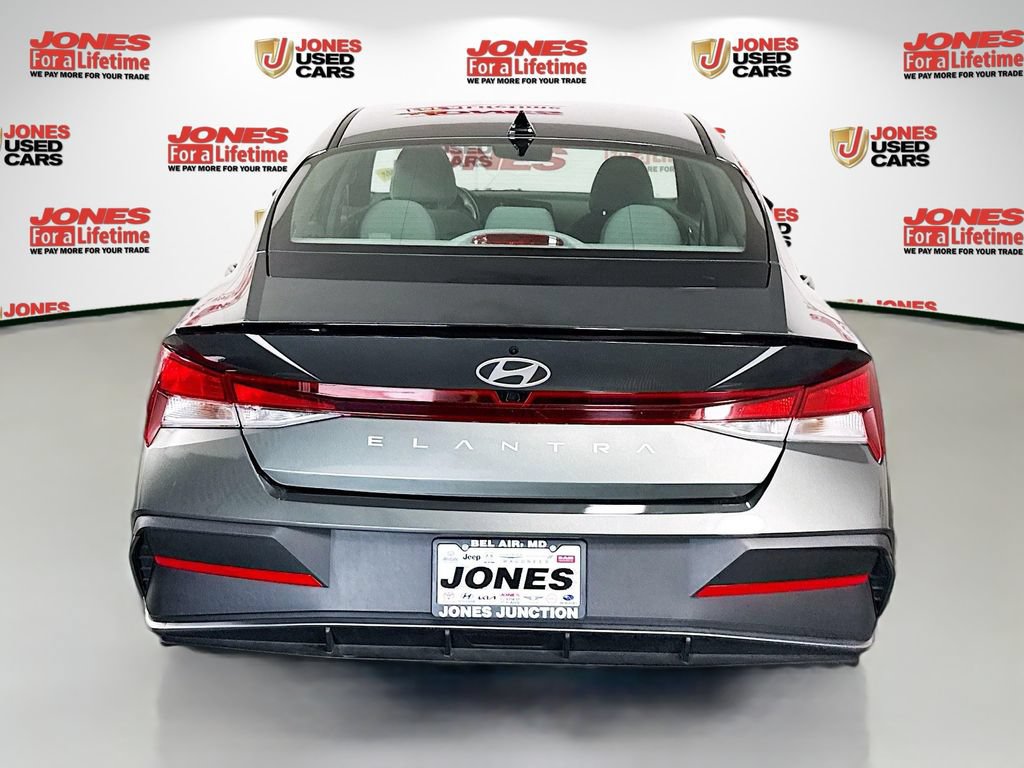 Certified 2025 Hyundai Elantra Sport FWD image 15