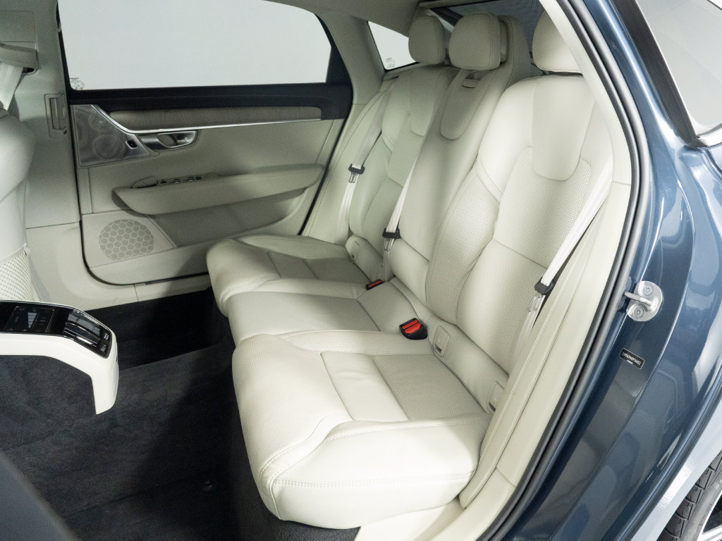 Used 2023 Volvo S90 B6 Ultimate w/ Lounge Package AWD/4WD image 40