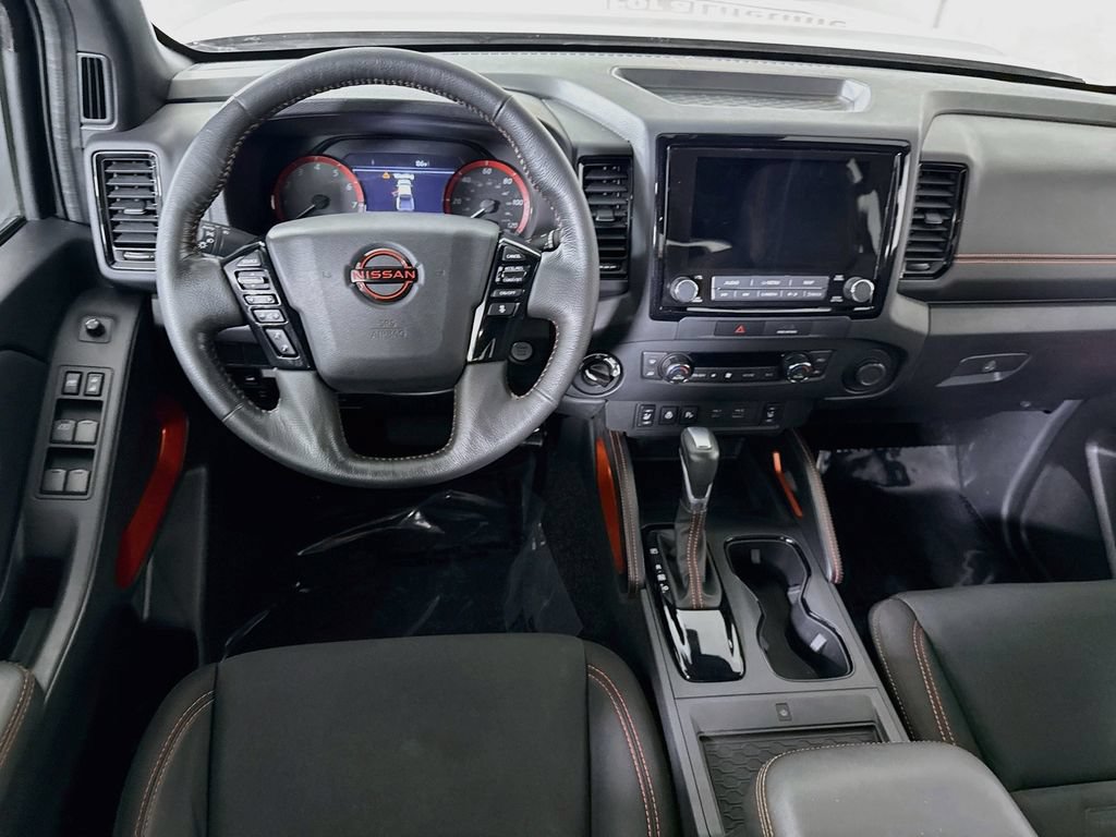 Used 2022 Nissan Frontier PRO-4X AWD/4WD image 3