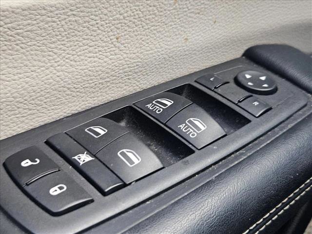 Used 2022 Chrysler Pacifica Touring-L image 17