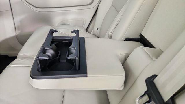 New 2026 Volvo XC90 T8 Ultra w/ Protection Package Premier AWD/4WD image 32