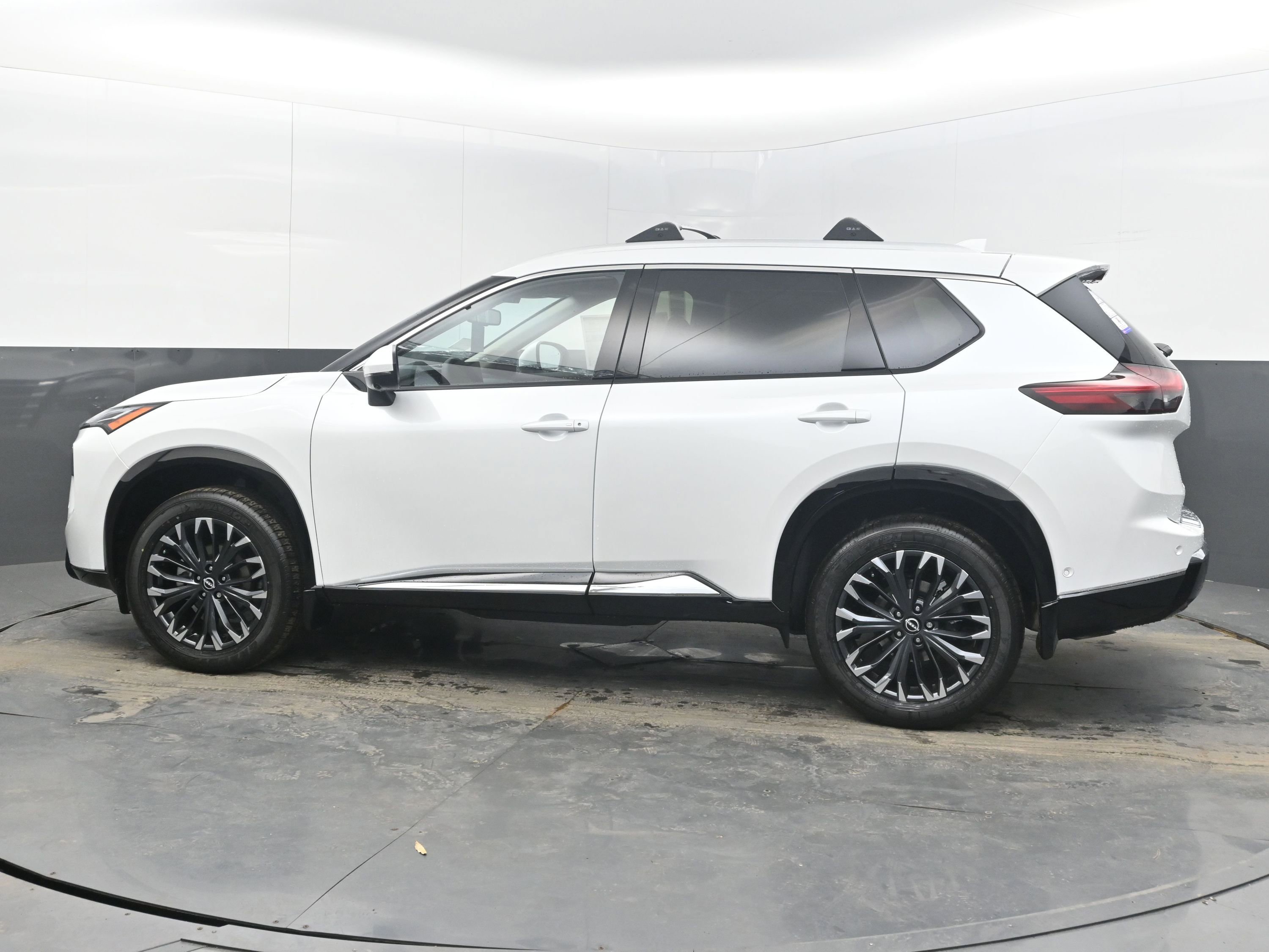 New 2026 Nissan Rogue Platinum w/ Platinum Premium Package image 5