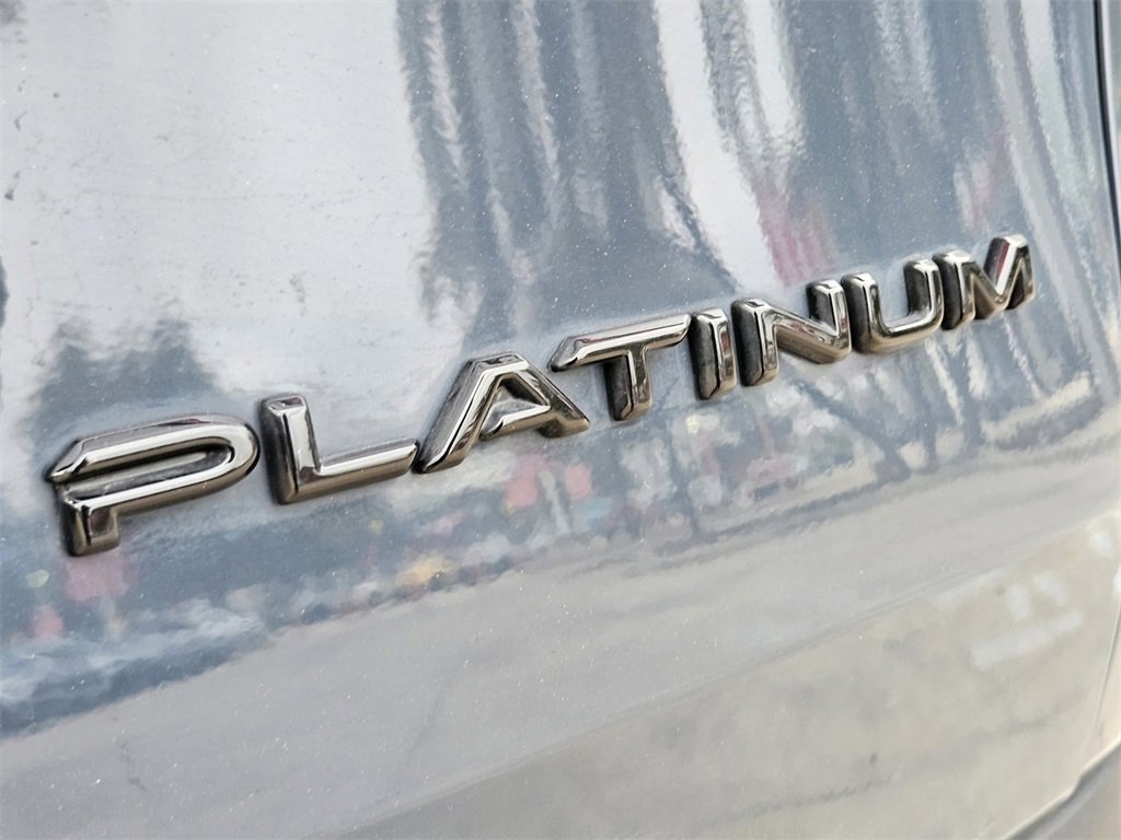 Used 2025 Toyota Grand Highlander AWD Hybrid image 11