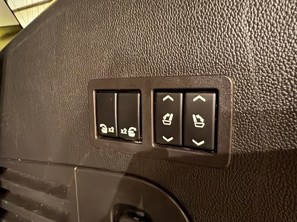 Used 2020 Cadillac Escalade Premium Luxury image 16