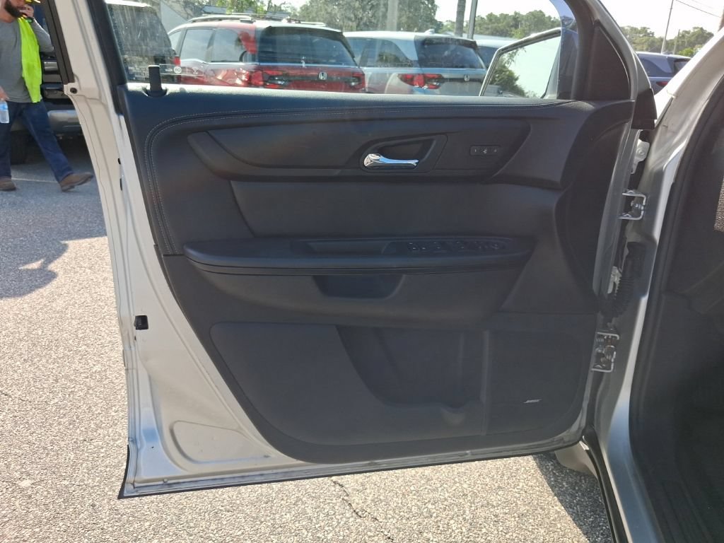 Used 2016 Chevrolet Traverse LT FWD image 24