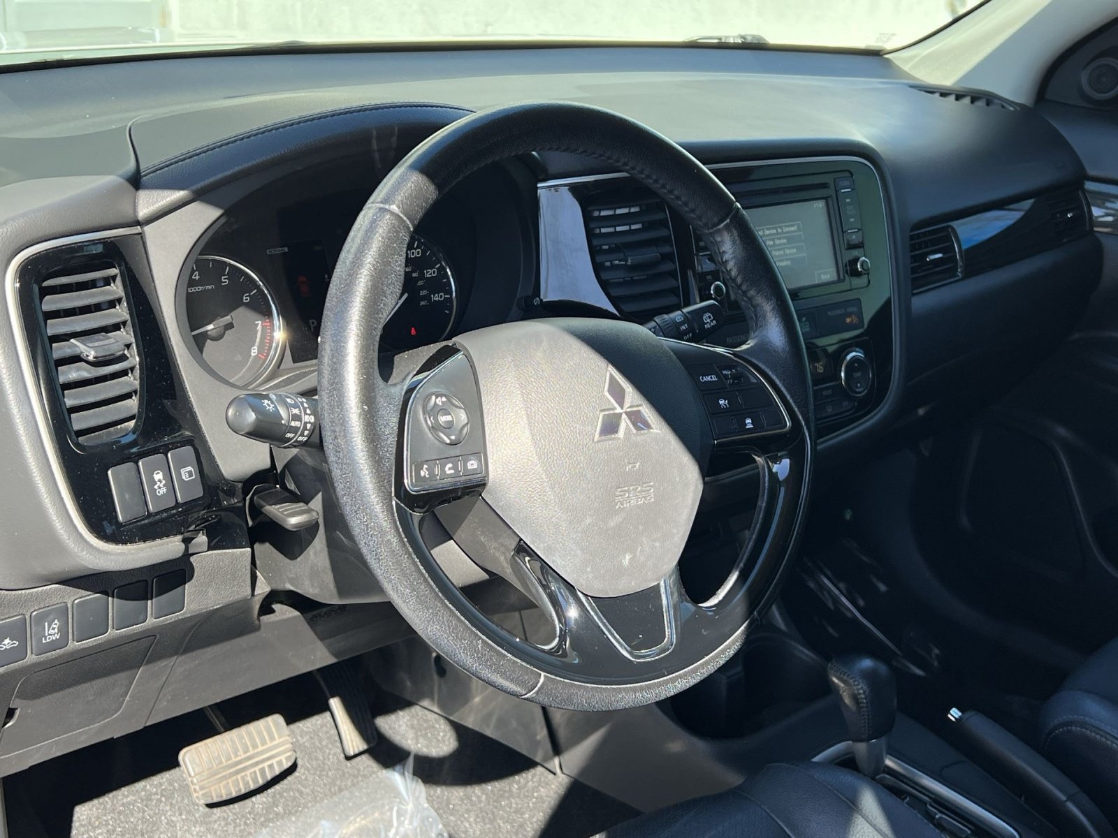 Used 2016 Mitsubishi Outlander SE AWD/4WD image 13