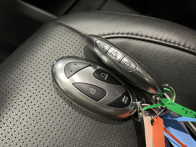 Used 2025 Hyundai Santa Fe Limited image 31