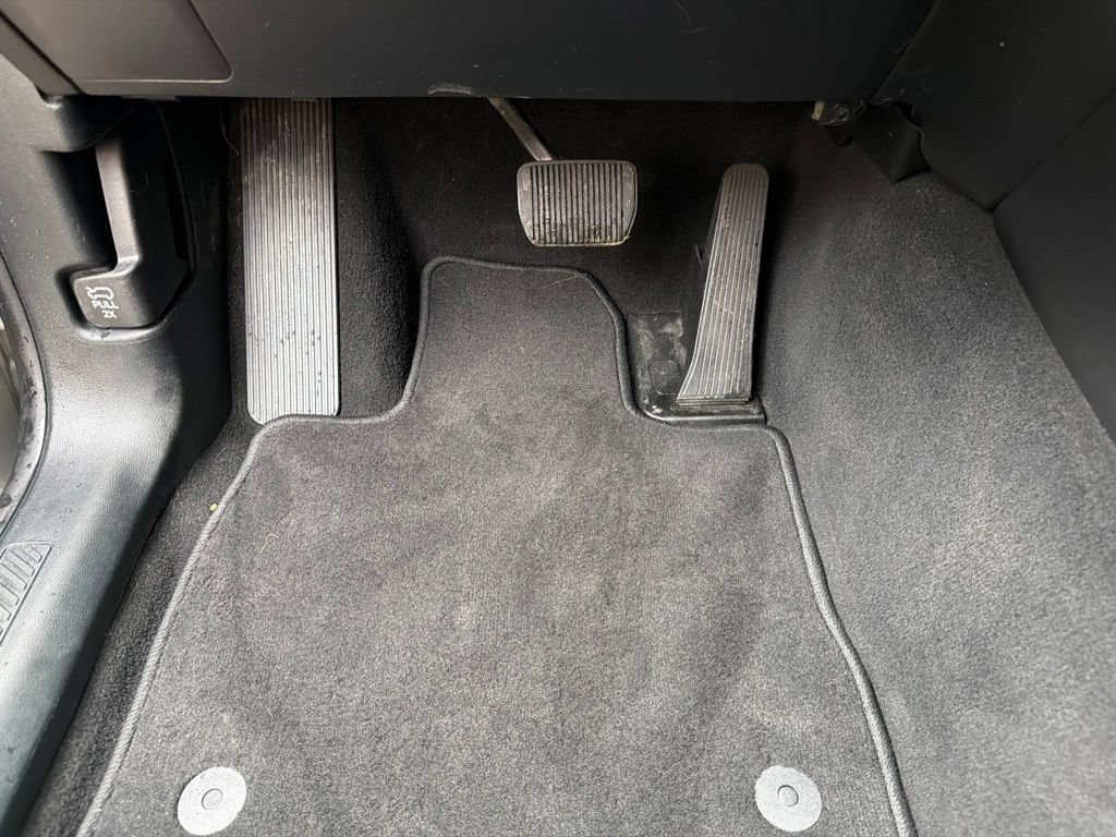 Used 2023 Ford Explorer XLT AWD/4WD image 38