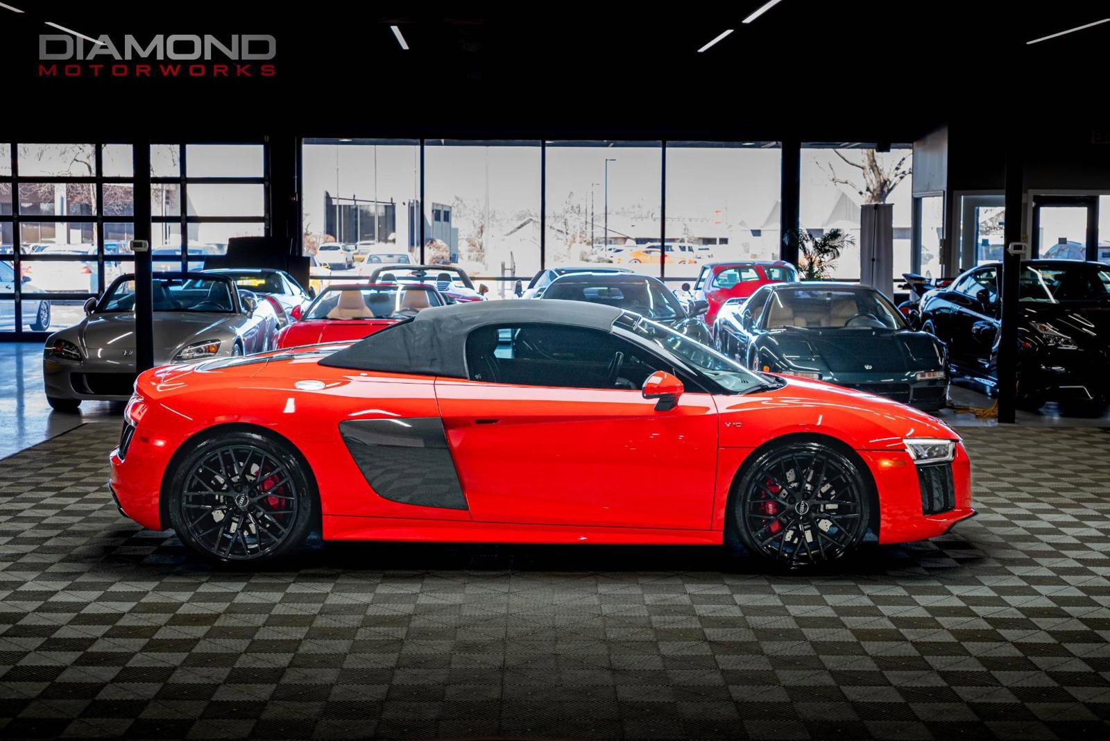 Used 2018 Audi R8 V10 w/ Carbon Exterior Package image 30