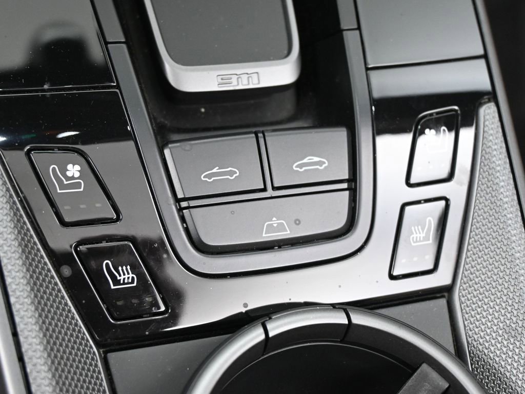 Used 2022 Porsche 911 Carrera image 14