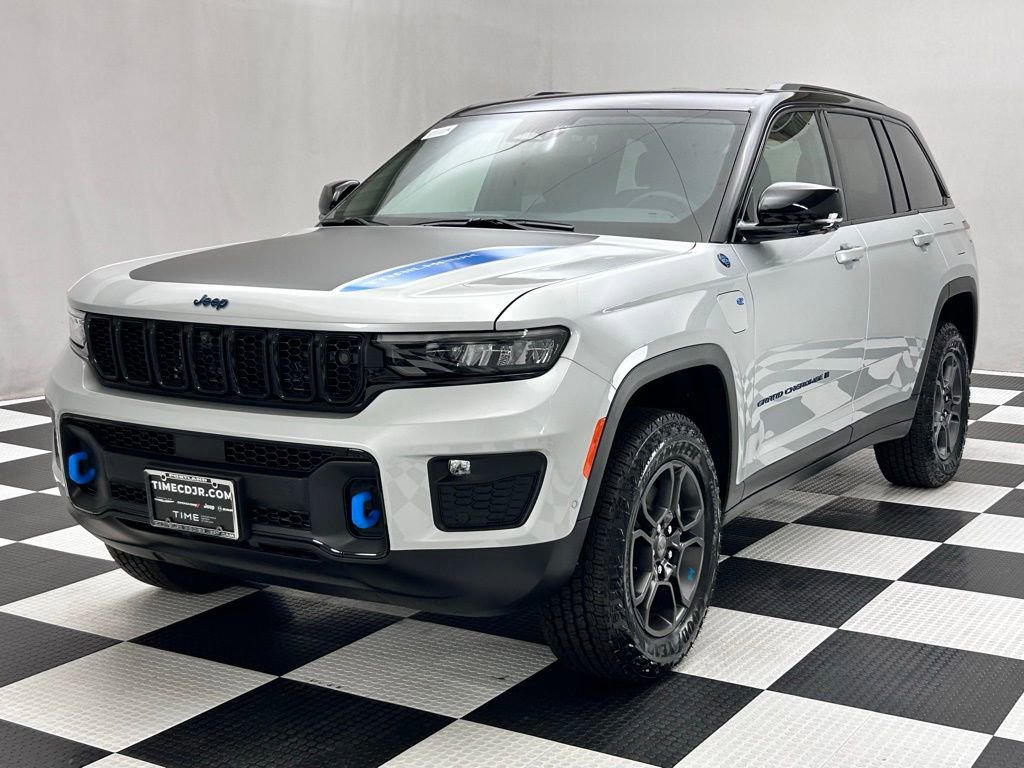 New 2025 Jeep Grand Cherokee Trailhawk w/ Advanced Protech Group II image 4
