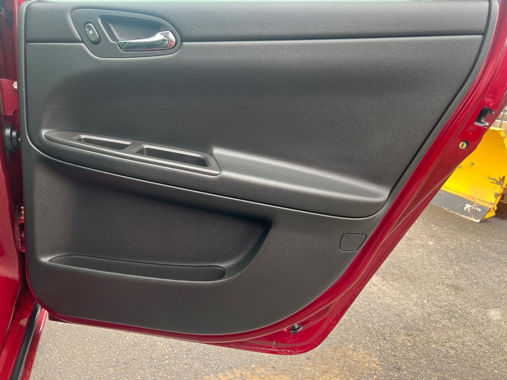 Used 2008 Chevrolet Impala LT image 11