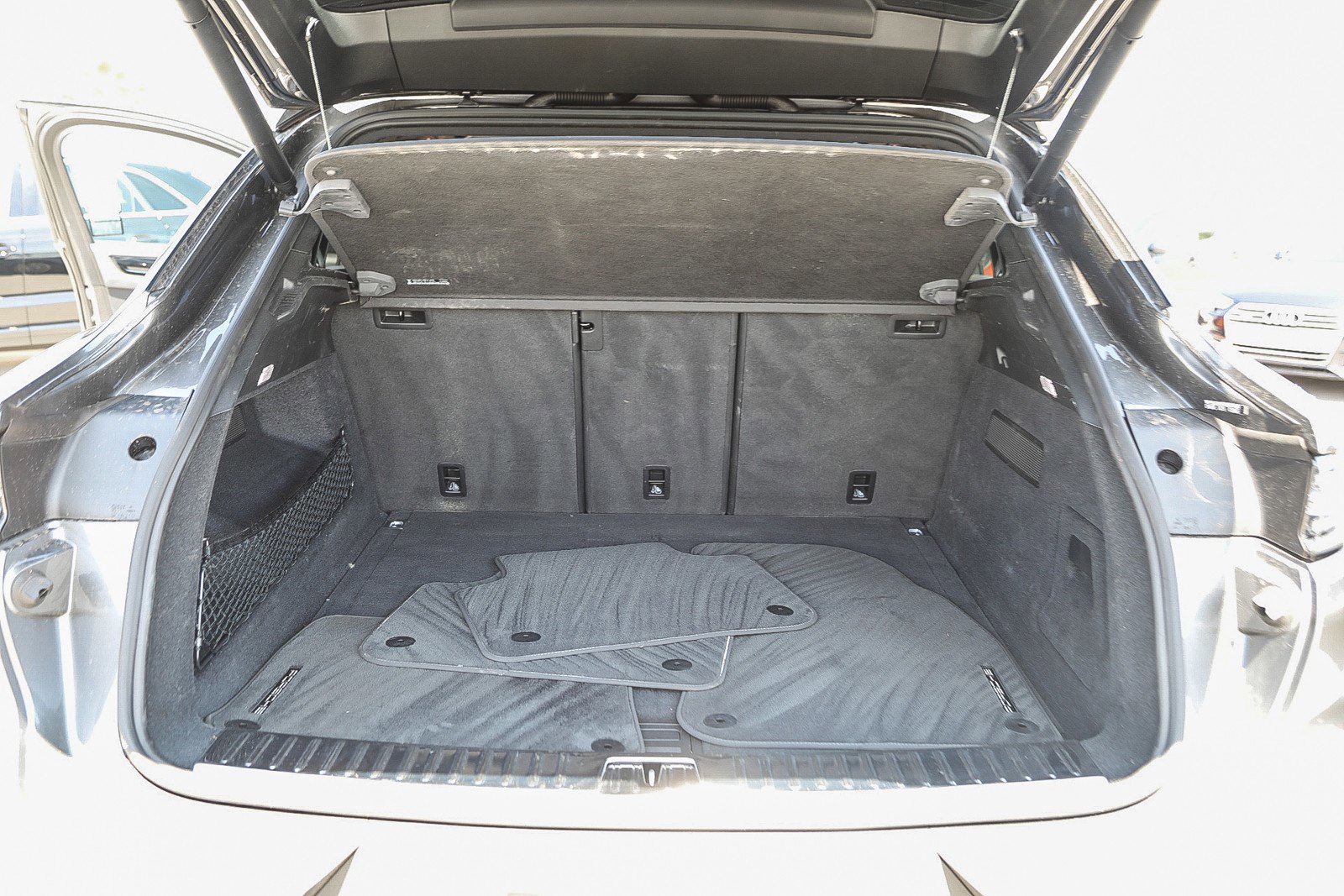 Used 2022 Porsche Cayenne Coupe image 25