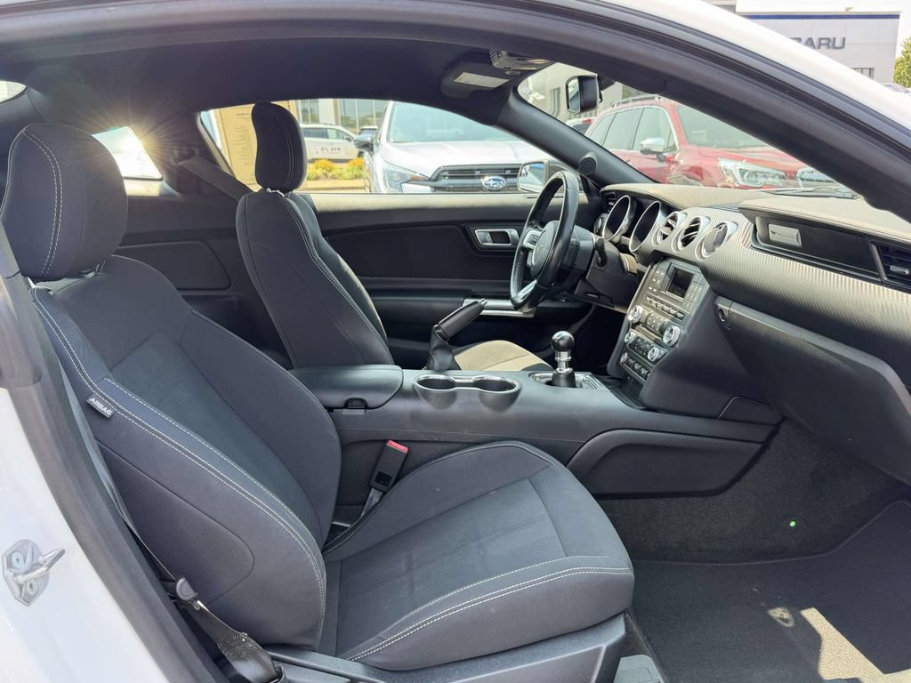 Used 2018 Ford Mustang Coupe RWD image 12