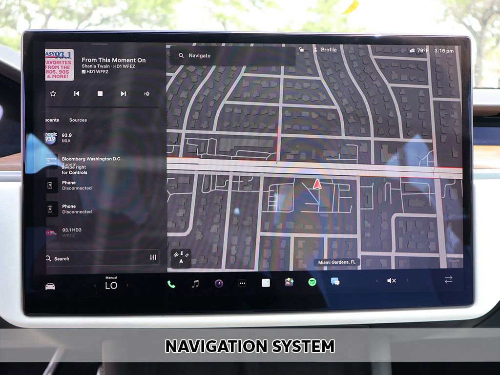 Used 2022 Tesla Model S image 4