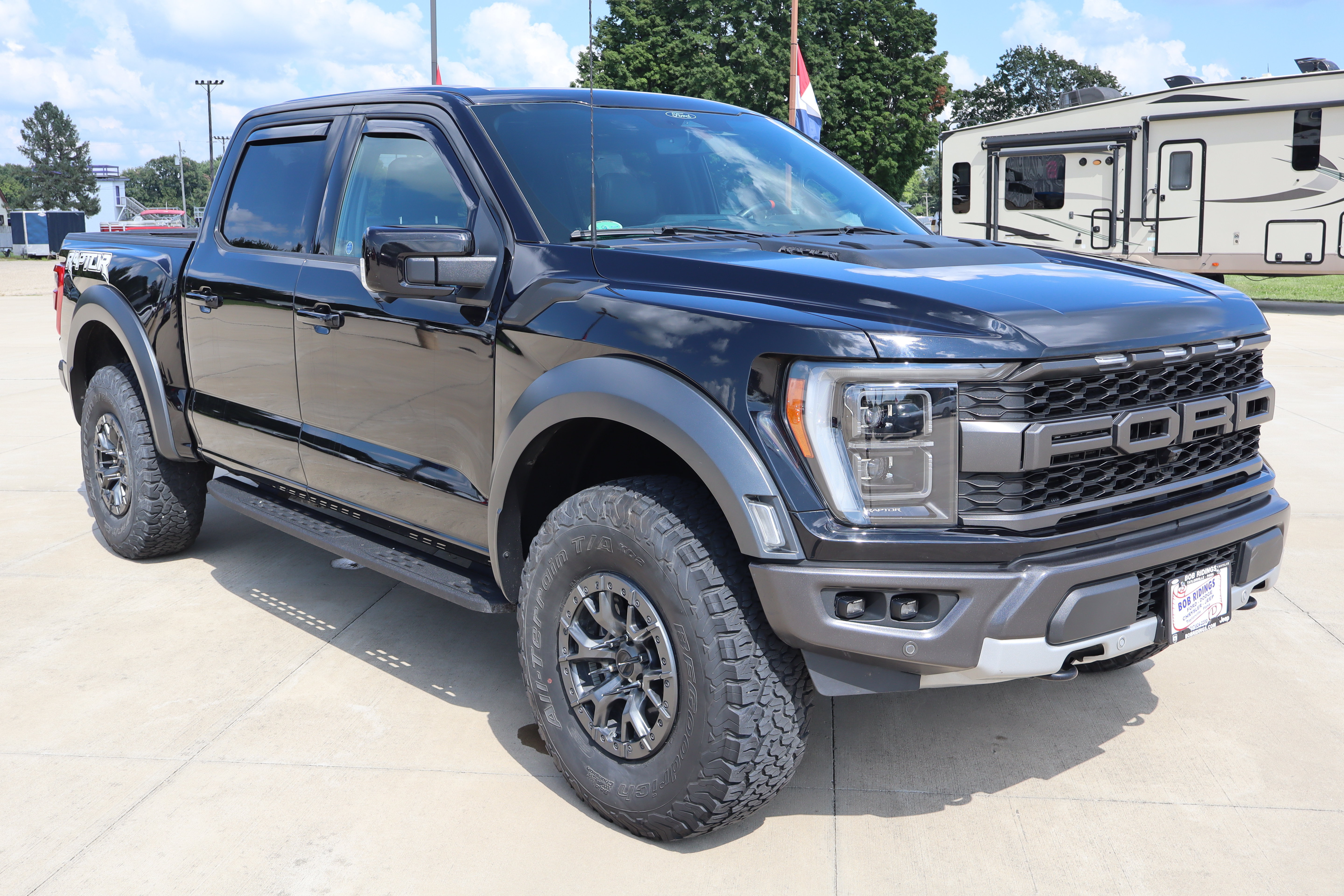 Used 2022 Ford F150 Raptor w/ Raptor 37 Performance Package AWD/4WD image 3