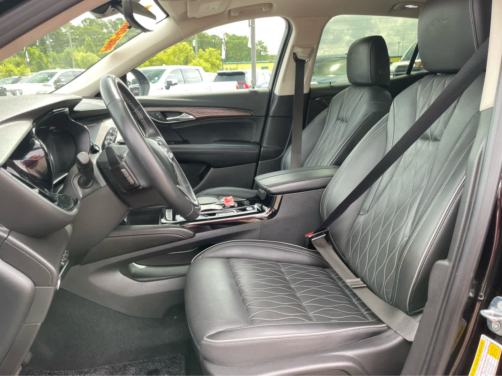 Used 2022 Buick Envision Avenir w/ Technology Package II FWD image 15