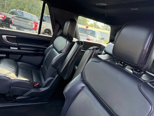 Used 2025 Ford Expedition Platinum w/ Stealth Performance Package AWD/4WD image 41