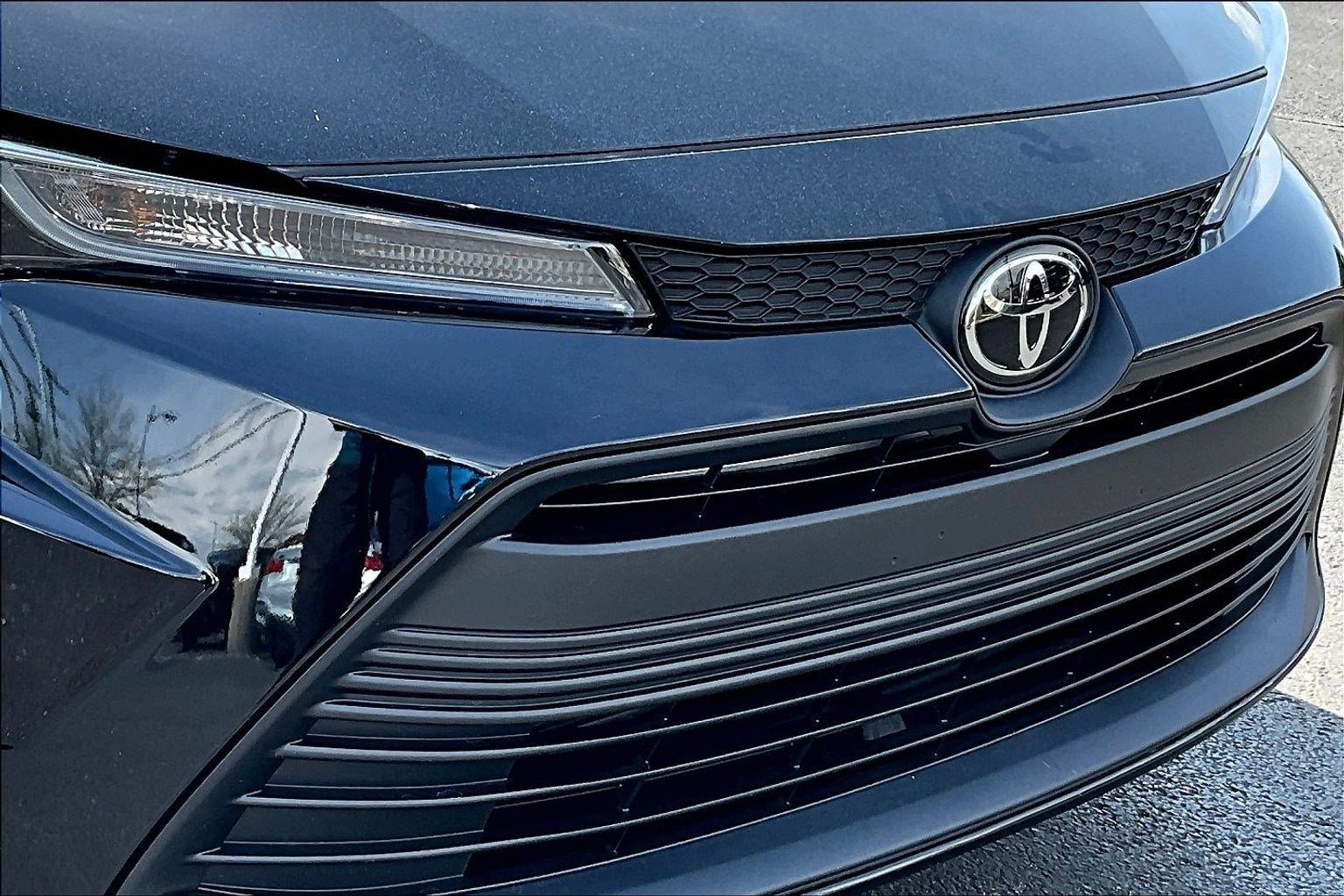 Used 2024 Toyota Corolla LE image 32