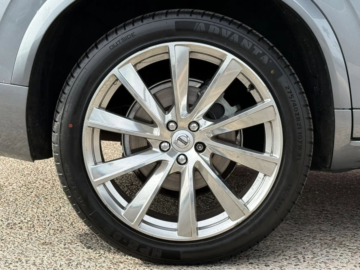 Used 2016 Volvo XC90 T6 Momentum w/ Momentum Plus Package AWD/4WD image 26