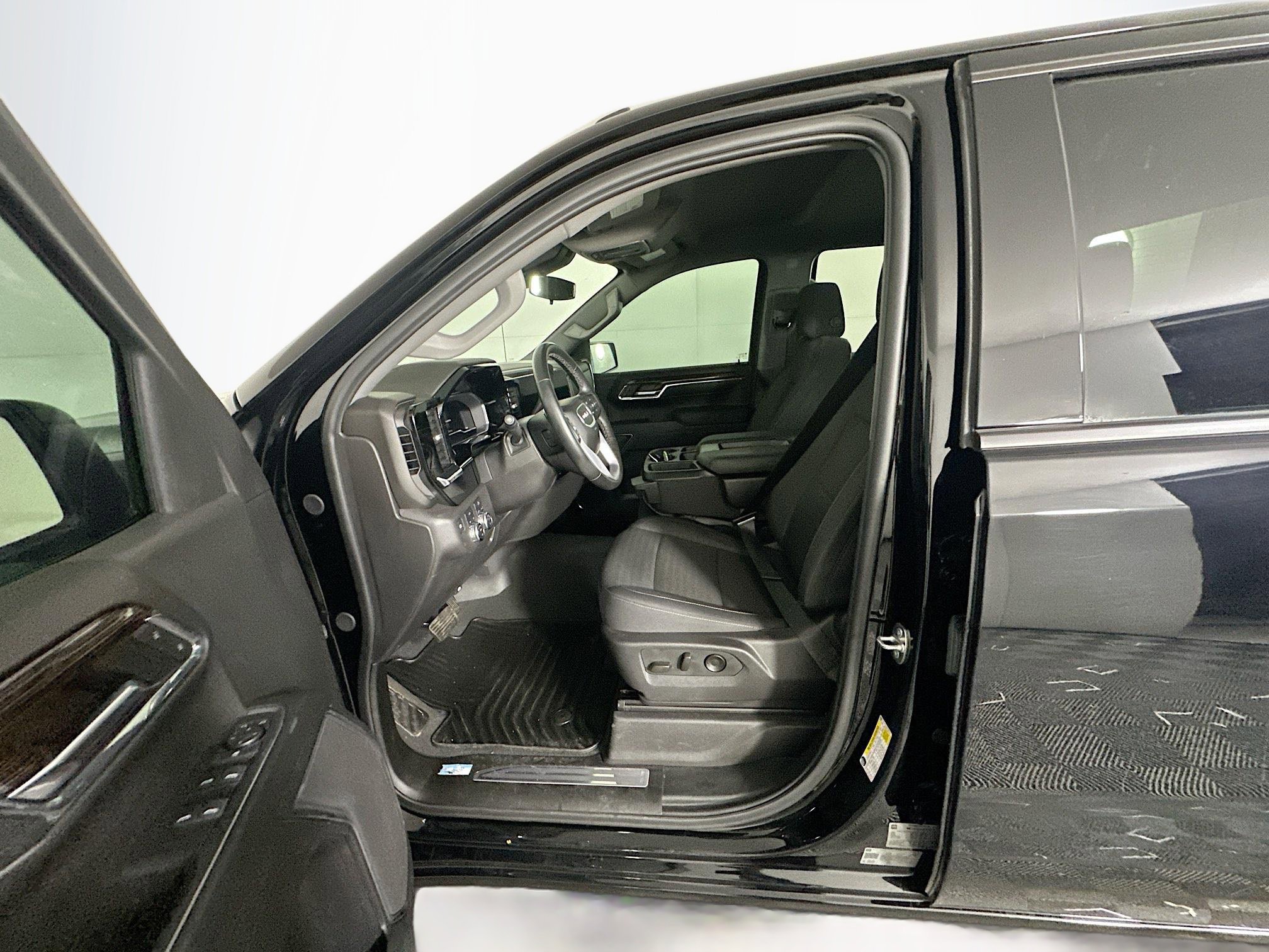 Used 2024 GMC Sierra 1500 Elevation image 13