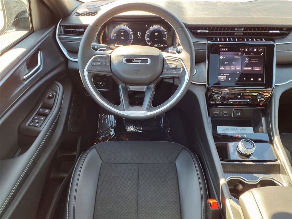 New 2025 Jeep Grand Cherokee L Altitude image 3