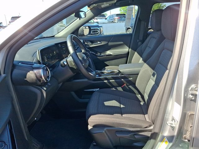 Used 2025 Chevrolet Equinox LT FWD image 9