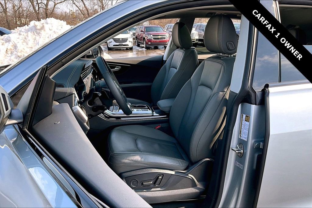Used 2025 Audi Q8 Premium image 20