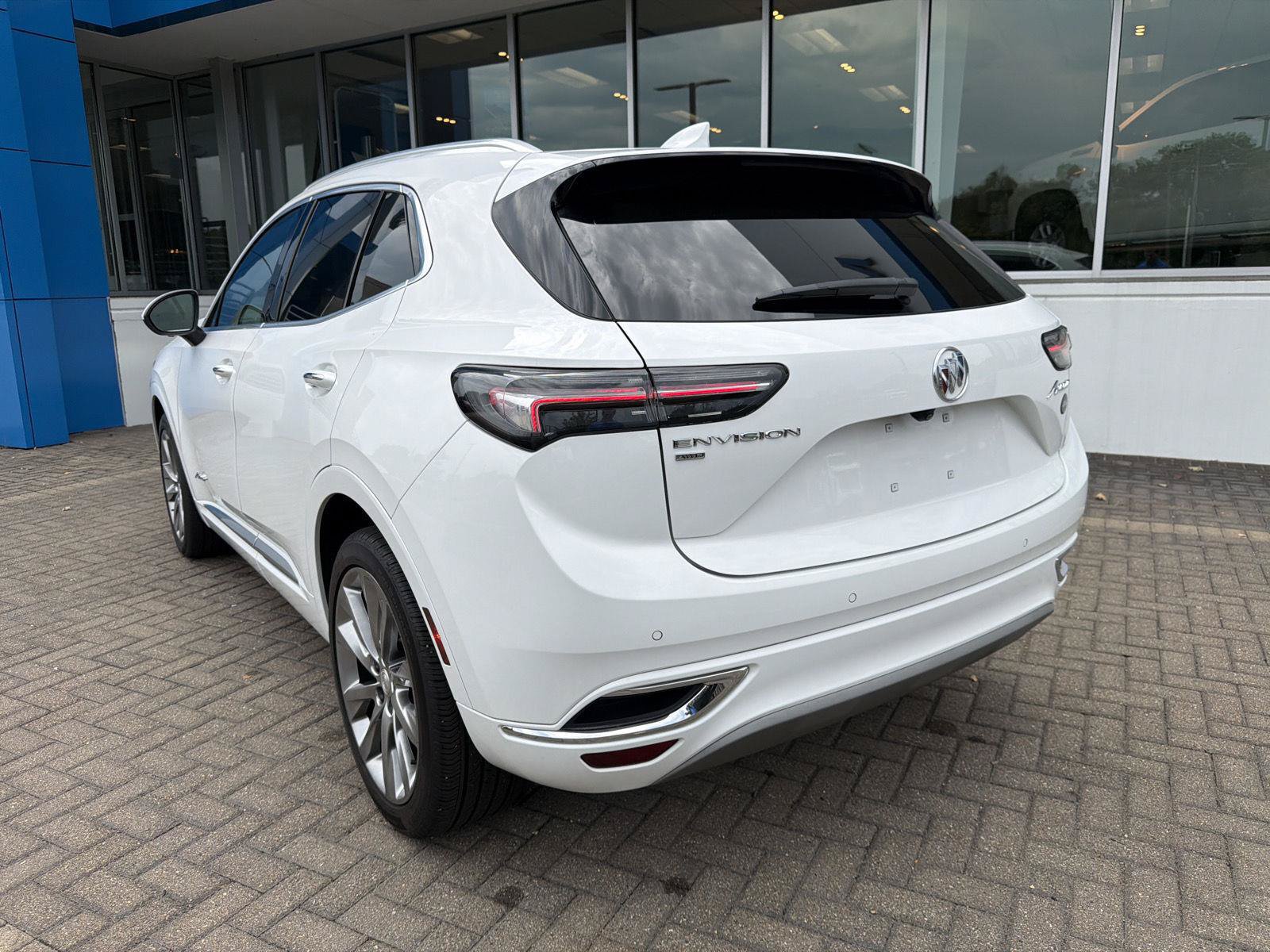 Used 2021 Buick Envision Avenir AWD/4WD image 3