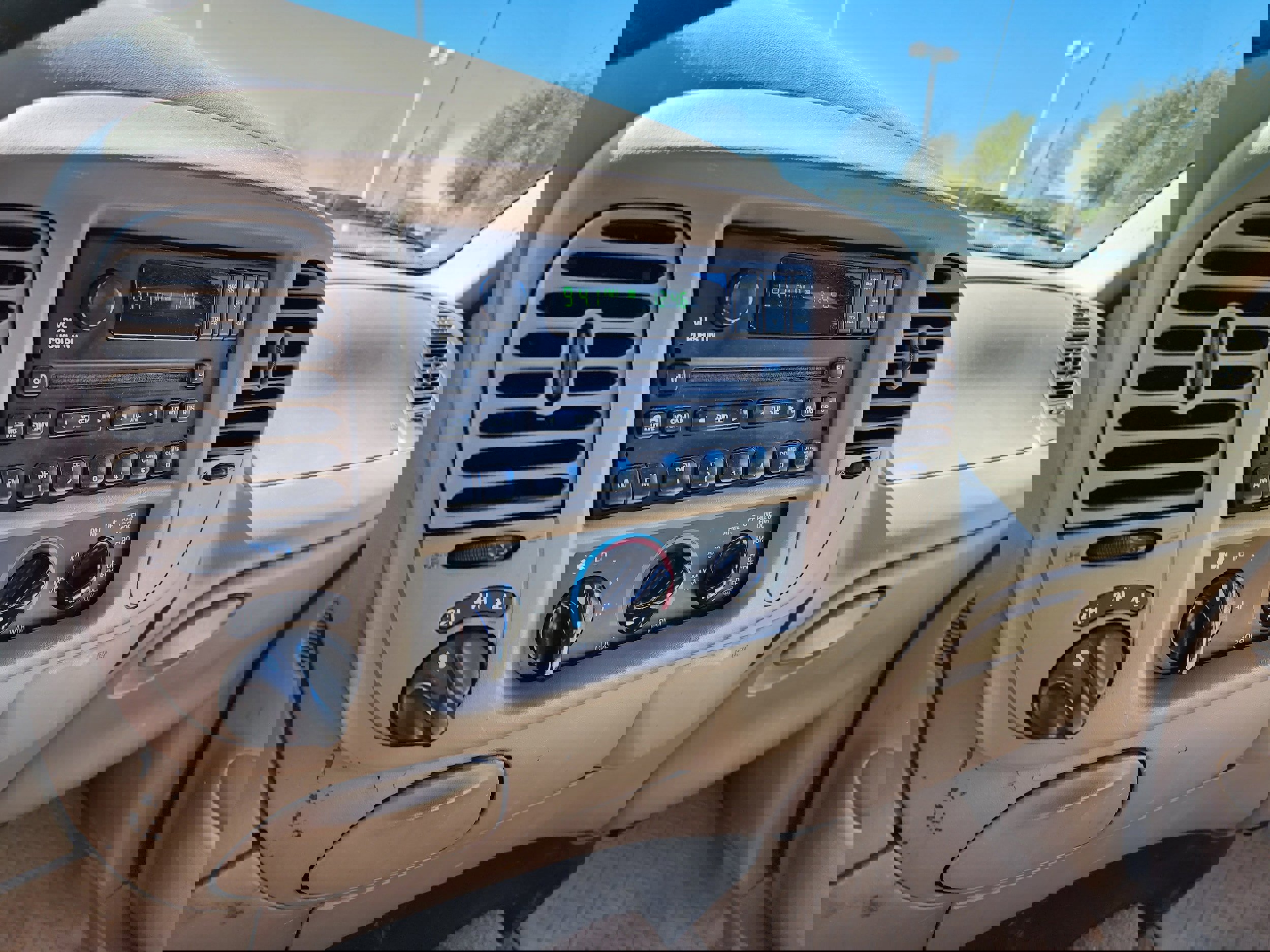 Used 2002 Ford F150 Lariat image 12