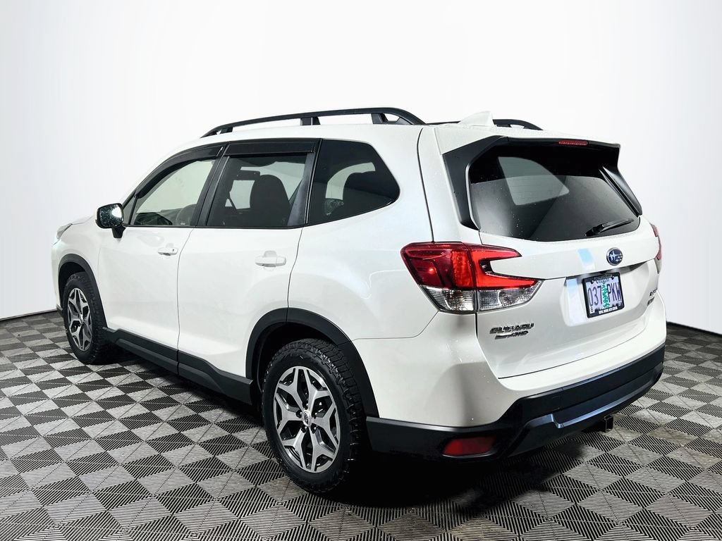 Used 2023 Subaru Forester Premium AWD/4WD image 5