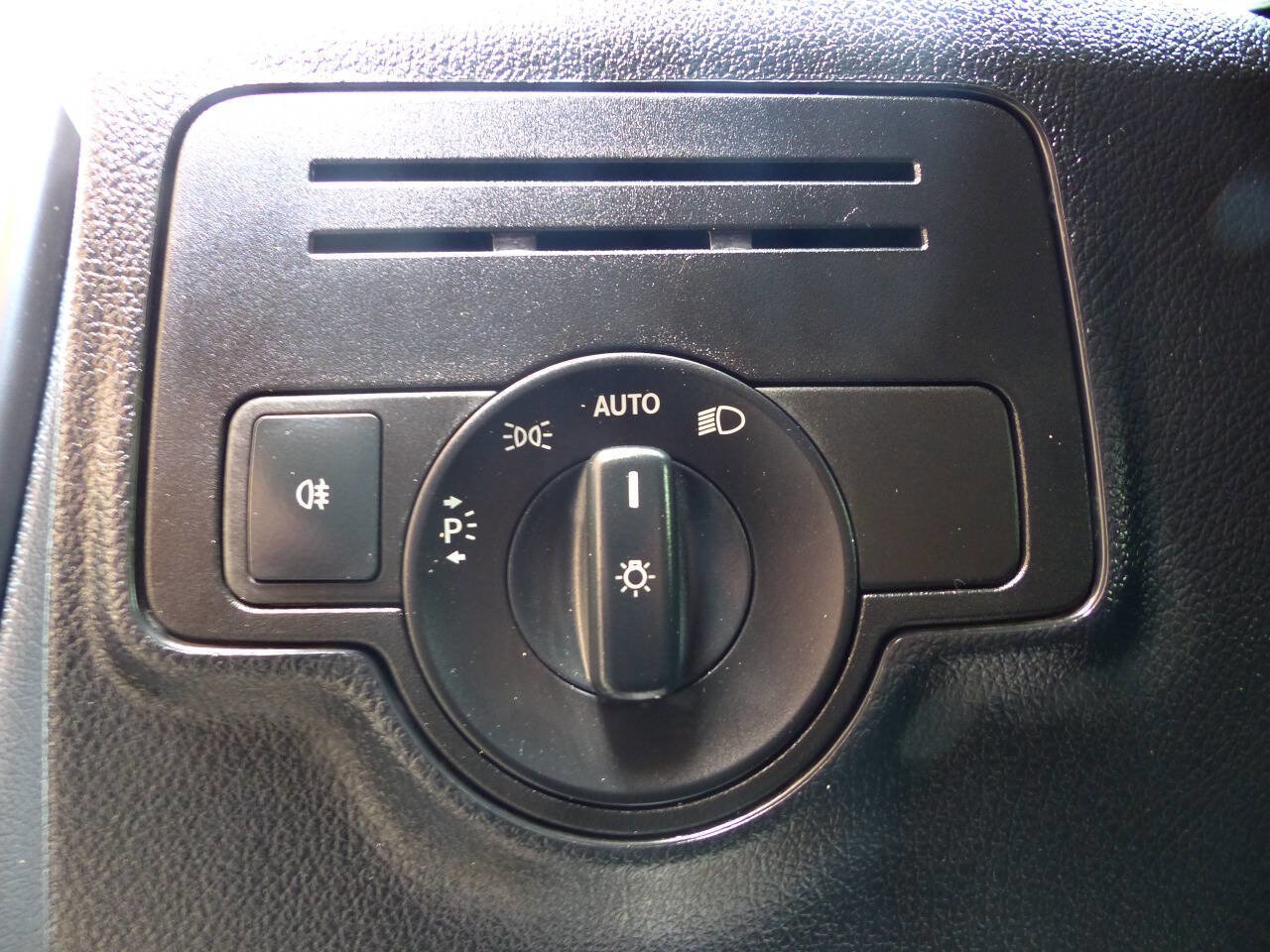 Used 2022 Mercedes-Benz Metris image 24